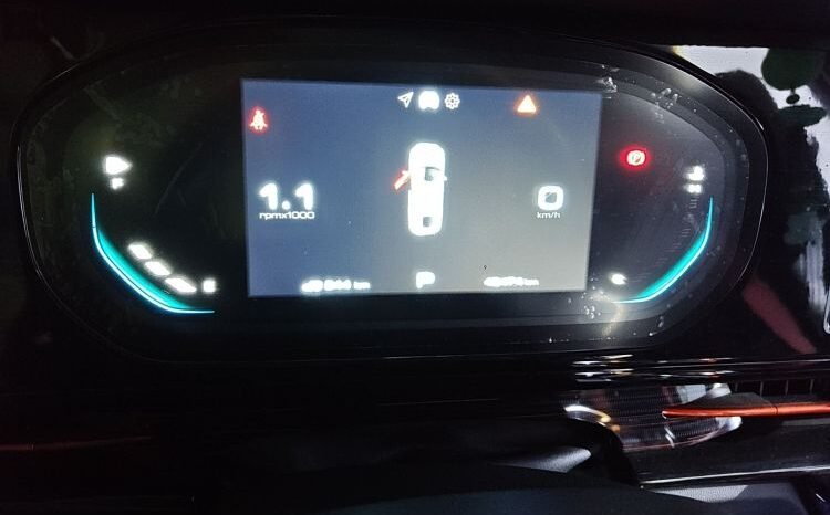 
								2019 Baojun RC-6 1.5T CVT 24h Online Luxury 49,400 km Used Sedan for Sale full									
