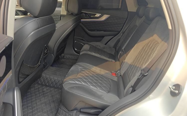 
								2019 Hongqi HS5 2.0T Zhilian Qixiang 4WD 111,800 km Used SUV for Sale full									