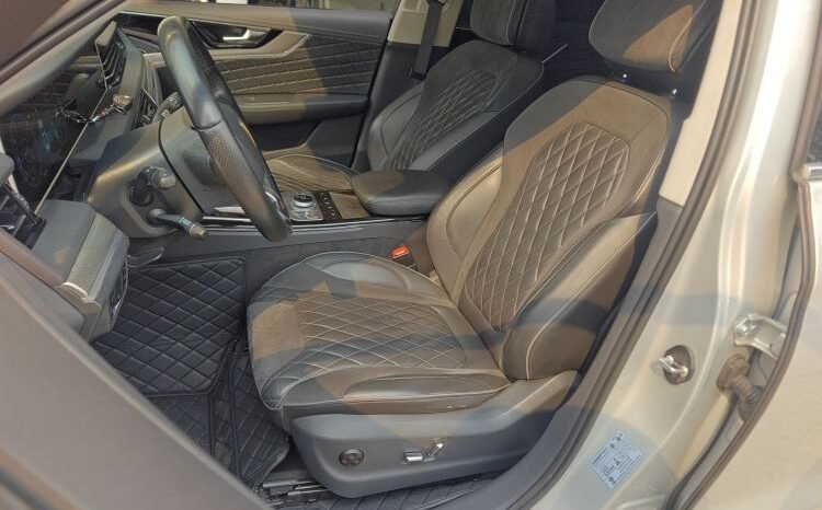 
								2019 Hongqi HS5 2.0T Zhilian Qixiang 4WD 111,800 km Used SUV for Sale full									