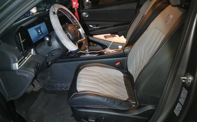 
								2022 Hyundai Elantra 1.5L CVT 20th Anniversary Edition 56,500 km Used Sedan for Sale full									