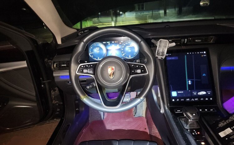 
								2024 Hongqi H5 2.0T Auto Zhilian Qichang Edition 70,900 km Used Sedan for Sale full									
