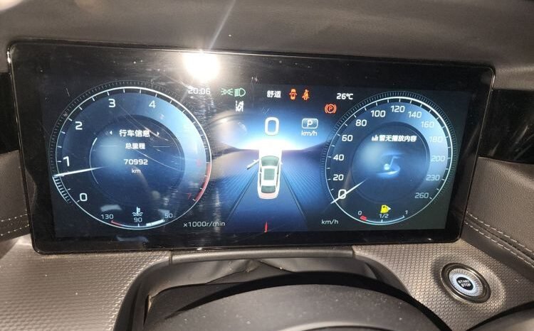 
								2024 Hongqi H5 2.0T Auto Zhilian Qichang Edition 70,900 km Used Sedan for Sale full									