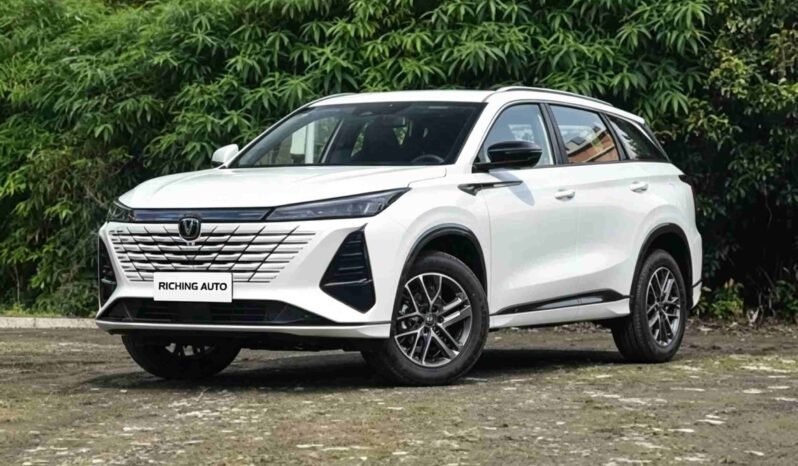 2026 Changan CS75 PLUS Smart Champion 1.5T white SUV front three-quarter view