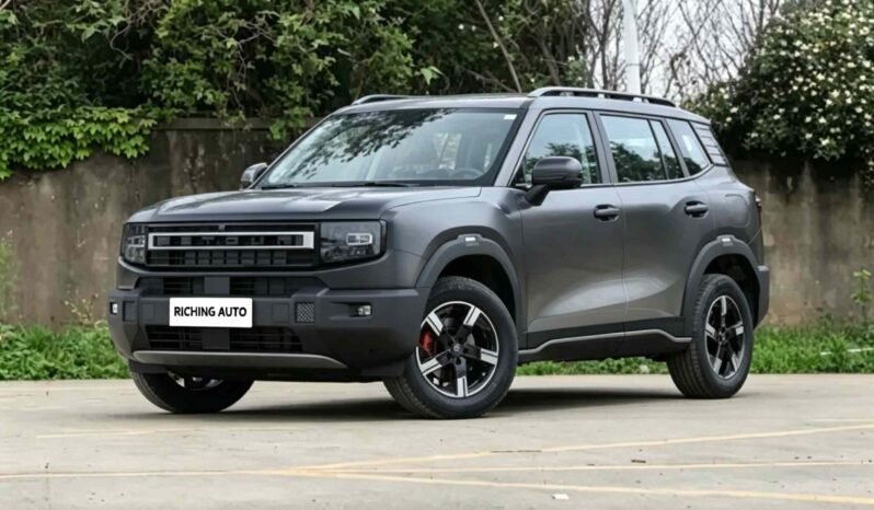 2026 Jetour Traveler Gallop Edition 1.5TD black boxy adventure SUV front three quarter view