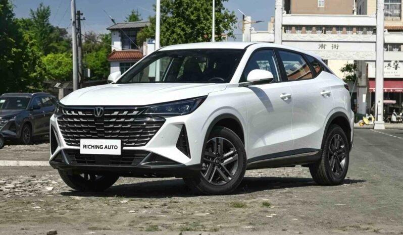 2026 Changan UNI-Z PHEV Smart New Blue Whale Excellence Edition white plug-in hybrid SUV front three-quarter view