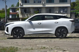
										2026 Changan UNI-Z PHEV Smart New Blue Whale 130km Excellence Edition – White – 7.4s 0-100km/h – Plug-in Hybrid SUV full									