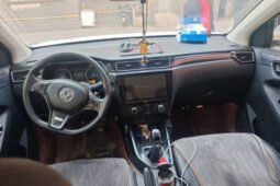 
										Dongfeng Fengguang 580 2021 Facelift Star Edition 1.8L Manual Elite – White 7-Seater SUV full									