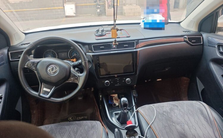 
								Dongfeng Fengguang 580 2021 Facelift Star Edition 1.8L Manual Elite – White 7-Seater SUV full									