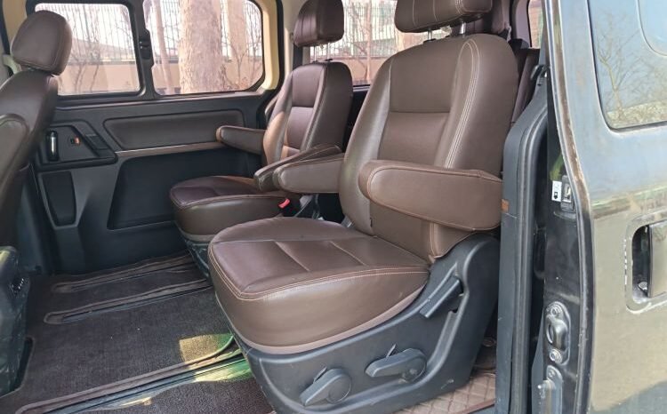 
								Dongfeng Forthing CM7 2018 Classic Edition 2.0T Auto Zunxiang – Black Full-Size MPV full									