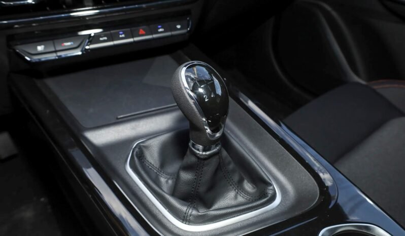 
								2026 Changan X5 PLUS 1.5L Manual Luxury Edition – White – 110HP – 5-Speed MT – 5-Seater Compact SUV full									
