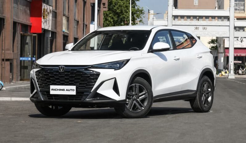 2026 Changan X5 PLUS 1.5L manual luxury edition white compact SUV front three-quarter view