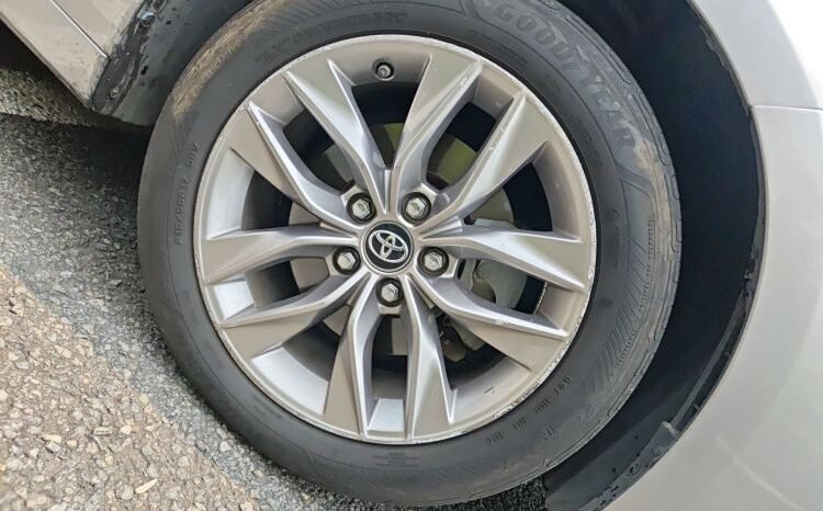 
								Used 2019 Toyota Avalon Hybrid 2.5L Luxury | China VI | For Export full									