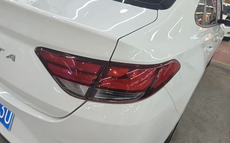 
								Used 2020 Hyundai 1.6L Automatic – 110k km, Budget-Friendly Compact Sedan full									