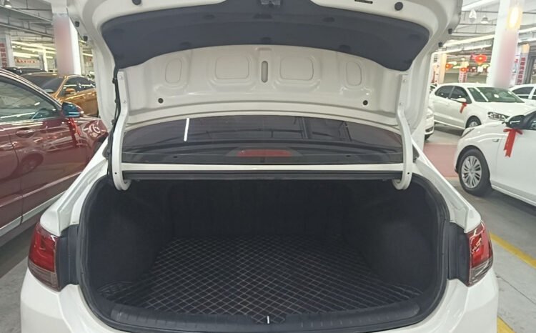 
								Used 2020 Hyundai 1.6L Automatic – 110k km, Budget-Friendly Compact Sedan full									