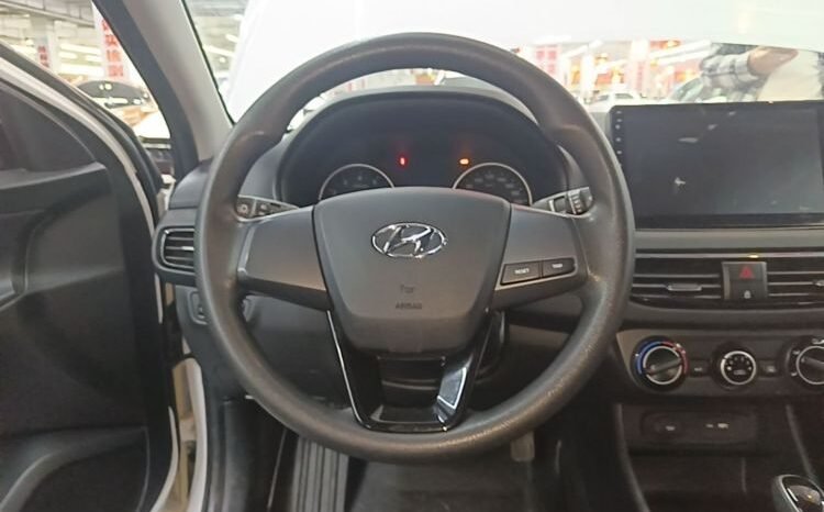
								Used 2020 Hyundai 1.6L Automatic – 110k km, Budget-Friendly Compact Sedan full									