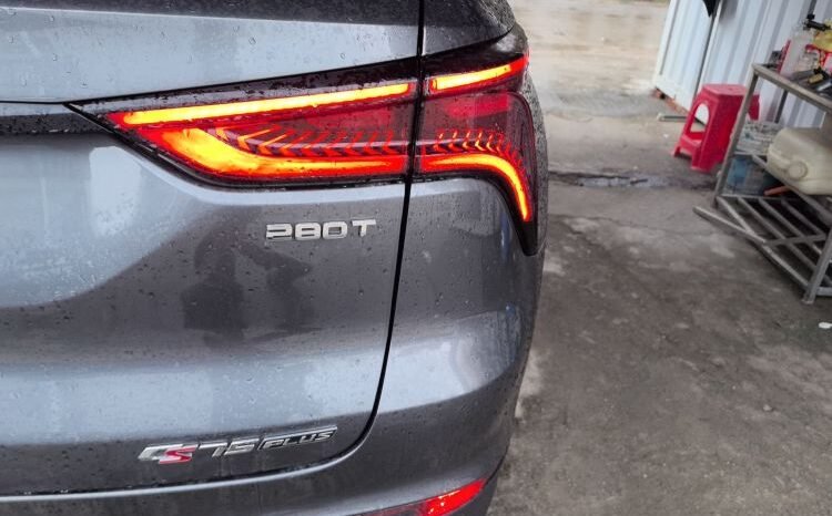 
								Used 2022 Changan CS75 PLUS Classic 1.5T AT Pioneer  For Export full									