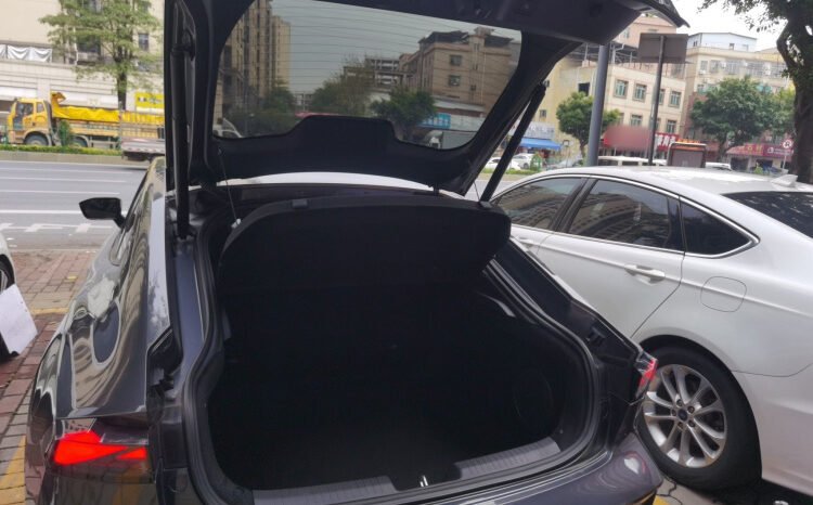 
								Used 2022 Changan UNI-V 1.5T Premium | For Export full									
