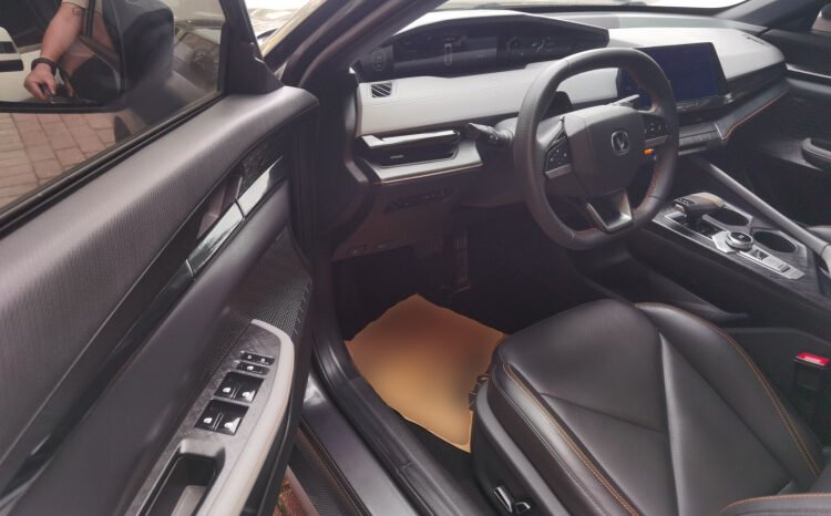 
								Used 2022 Changan UNI-V 1.5T Premium | For Export full									