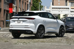 
										2026 Changan UNI-Z PHEV Smart New Blue Whale 130km Excellence Edition – White – 7.4s 0-100km/h – Plug-in Hybrid SUV full									