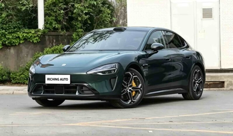 2026 Xiaomi SU7 Standard RWD Edition olive green electric sedan front three quarter view