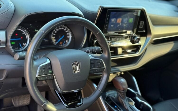 
								Toyota Crown Kluger 2023 2.5L HEV 4WD Luxury Edition full									