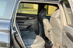 
										Toyota Crown Kluger 2023 2.5L HEV 4WD Luxury Edition full									