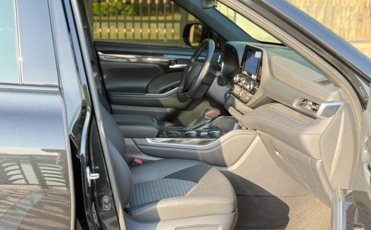 
								Toyota Crown Kluger 2023 2.5L HEV 4WD Luxury Edition full									