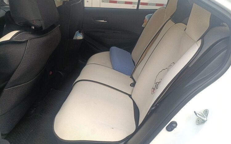 
								Toyota Corolla 2021 1.2T Elite PLUS Edition – White Sedan full									