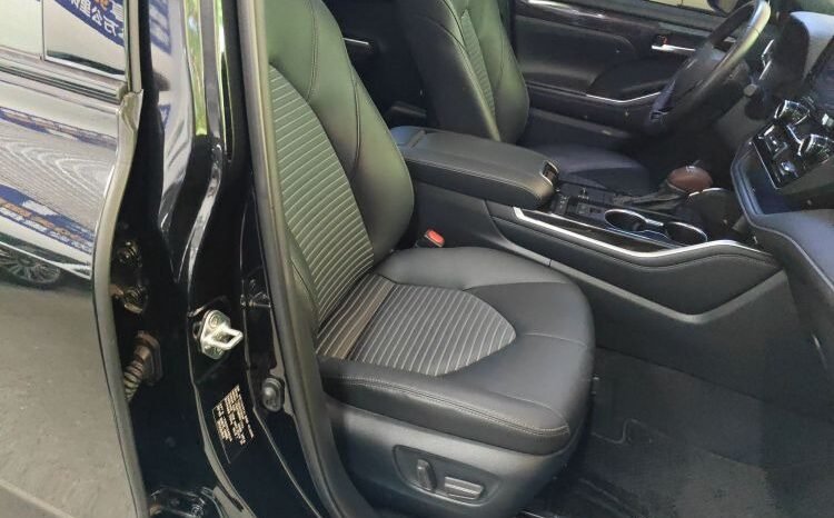 
								Toyota Crown Kluger 2023 2.5L HEV 4WD Luxury Edition full									