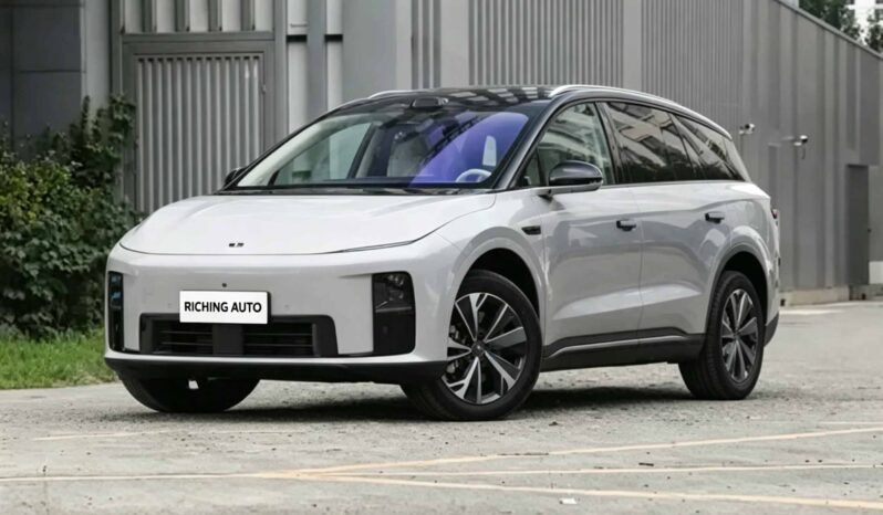 2025 Li Auto i8 Standard Dual-Motor 4WD 720km Range