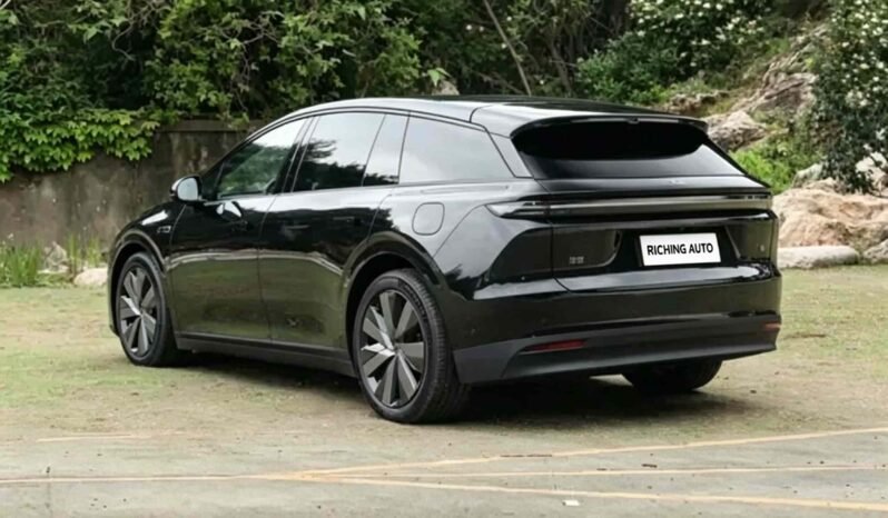 
								2025 Li Auto i6 RWD Standard Edition – Black – 340HP – 6.5s 0-100km/h – 720km Range – 5C Ultra-Fast Charging full									
