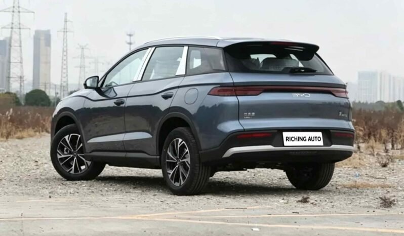 2026 BYD Song Pro DM-i Progressive Edition 133km black plug-in hybrid SUV front three quarter view