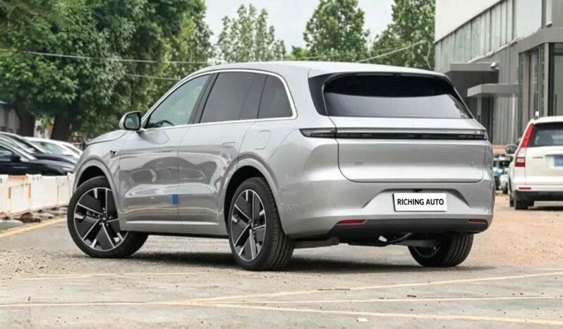 
								2025 Li Auto L6 Pro Smart Edition – Black – 5.4s 0-100km/h – EREV SUV – 1300km+ Range full									
