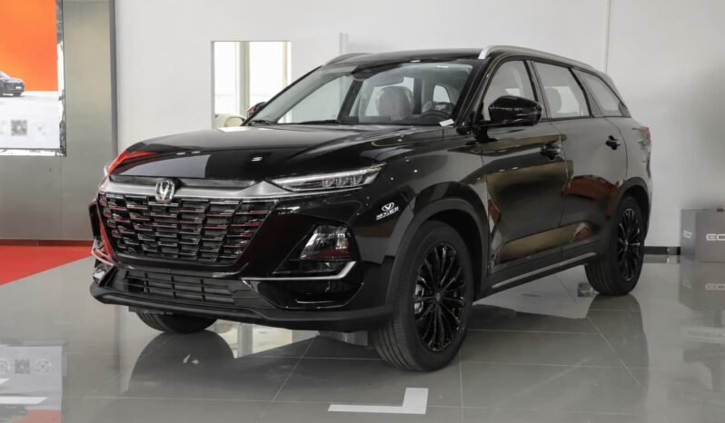 Black 2026 Changan CS75 PRO 1.5T DCT Premium 7-seater SUV shown from front three quarter view in showroom