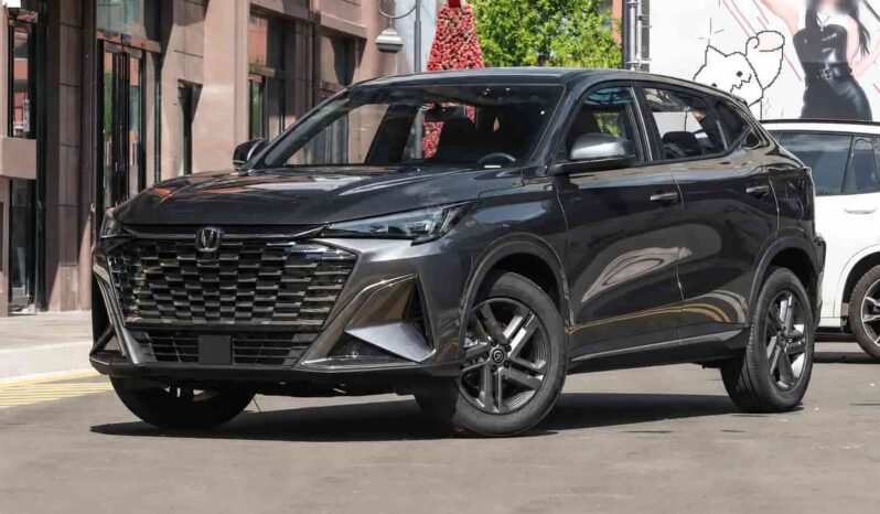 Gray Changan X5 PLUS Manual Luxury Edition shown from front three quarter view with sporty grille and compact SUV body