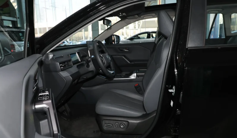 
								2026 Toyota RAV4 2.0L AWD Luxury Edition – New Gasoline SUV for Export full									