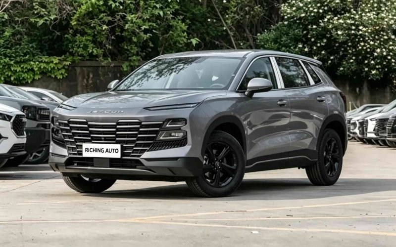 2026 Jetour Dasheng Youth Edition 1.5T DCT black mecha sport SUV front three quarter view